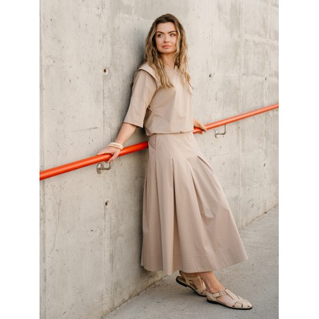 Long pleated skirt