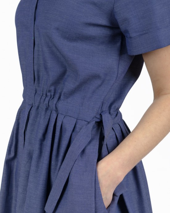 Džinsinė marškinių tipo suknelė sutraukiamu juosmeniu