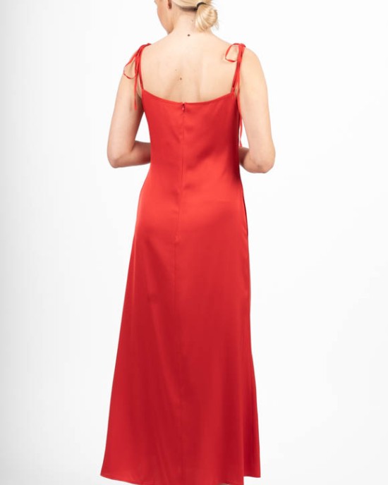 Raudona ilga atlasinė prabangi suknelė su petnešėlėmis